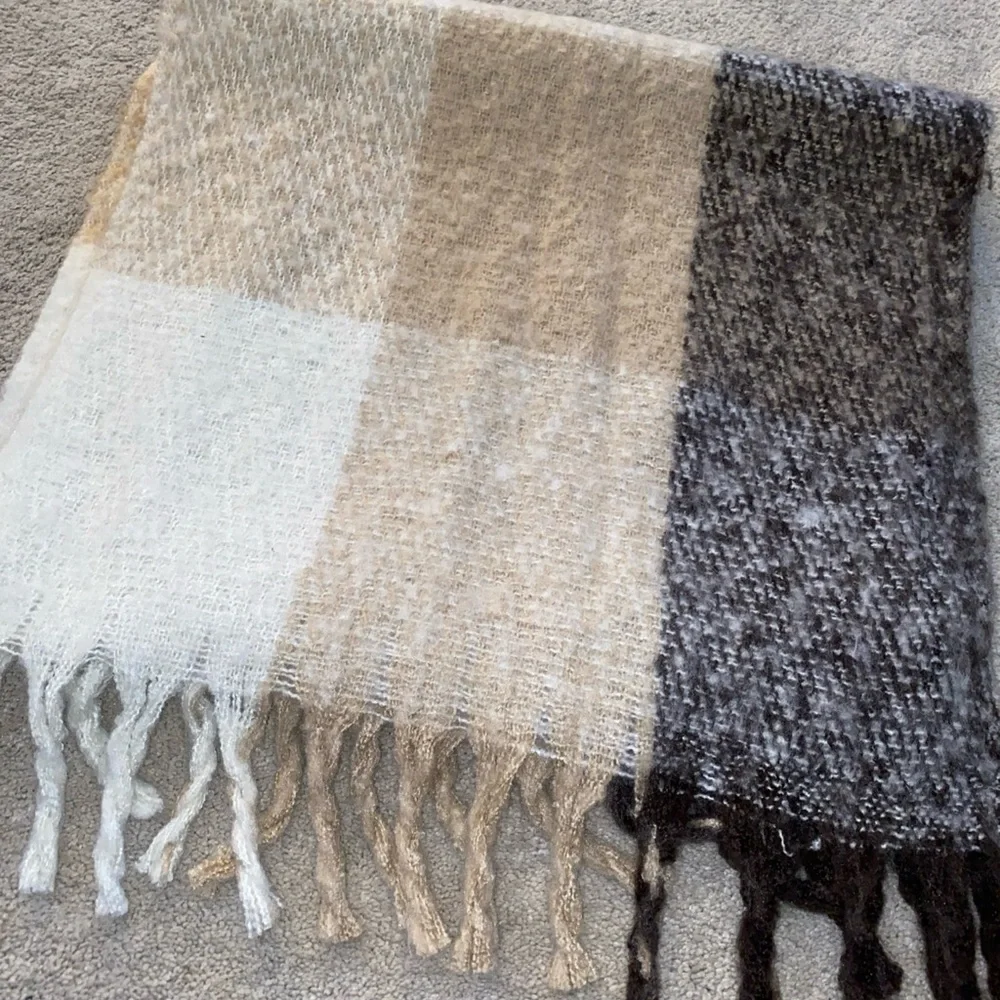 Lucky Brand Scarf Shawl Wrap multi color Plaid with Fringe‎ Soft cozy